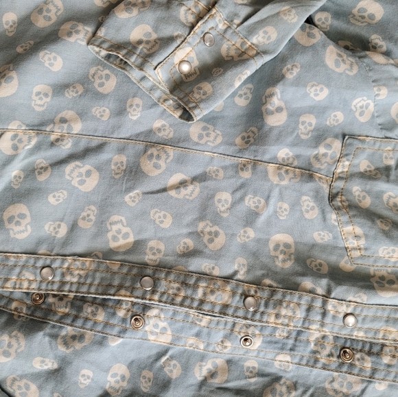 Red Snap skull denim button down shirt size laarge - Picture 3 of 5